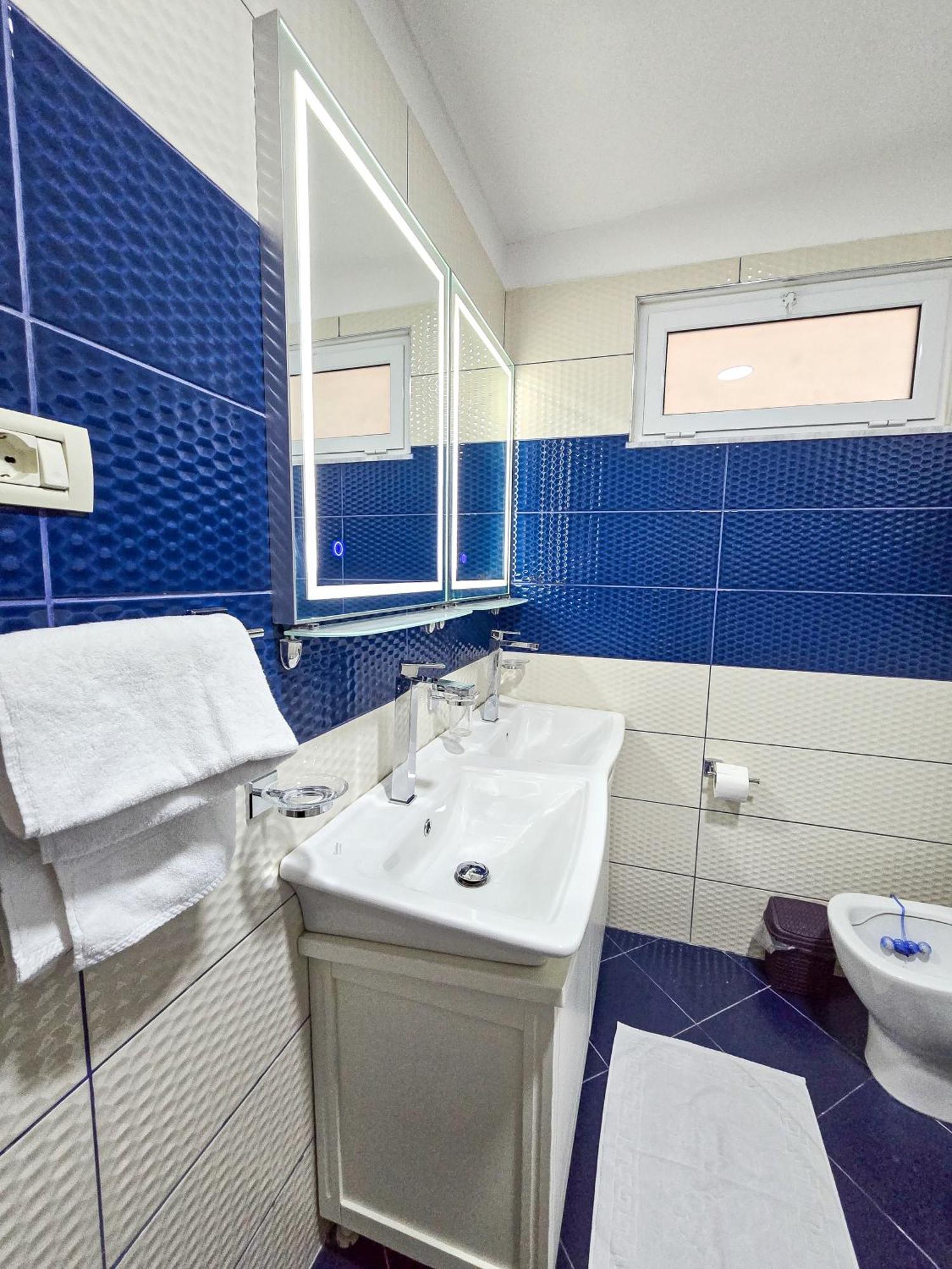 Lake Park 2Br Apartment Тирана Екстериор снимка